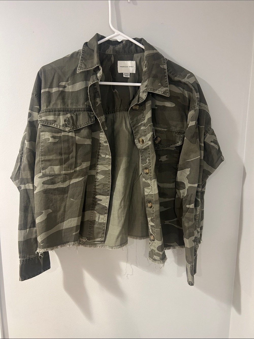 American Eagle Outfitters Camo Crop Utility Jacket in Olive